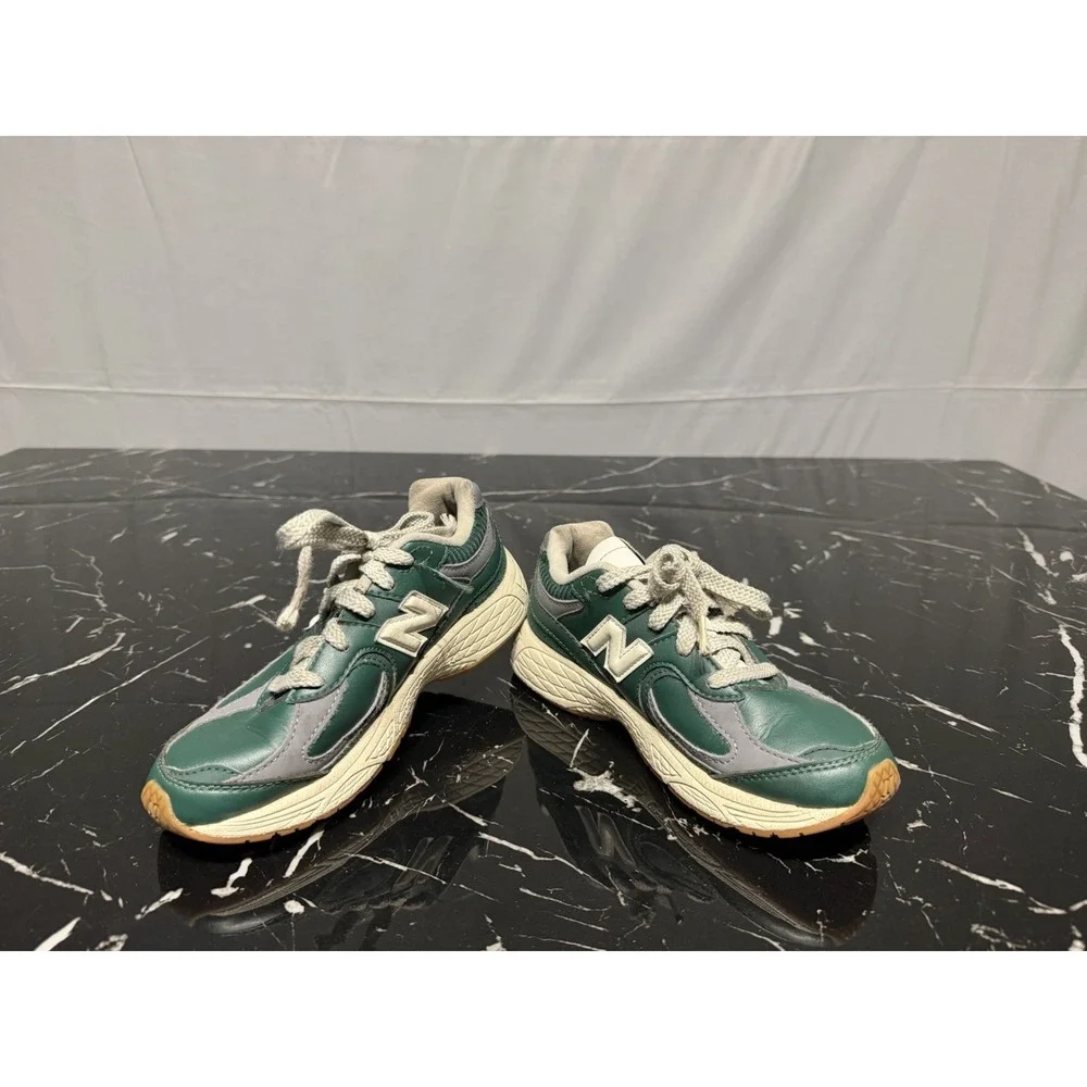 Mens New Balance  2002R Dk Green Suede Run U2002rfk New Sz 1.5